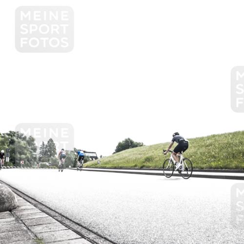 21.06.2026 - 29. Vierlanden-Triathlon H.Heesch http://msf.ph/oto/9904677 21.06.2026 10:57:04 Radfahren 58, 145, 255, 328, 368, 374, 391, 488, 514, 517, 585 meine-sportfotos.de