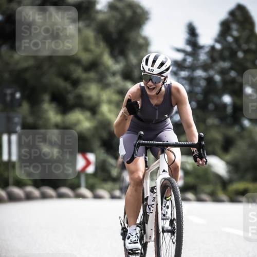 21.06.2026 - 29. Vierlanden-Triathlon H.Heesch http://msf.ph/oto/9904689 21.06.2026 11:36:55 Radfahren 832, 865 meine-sportfotos.de