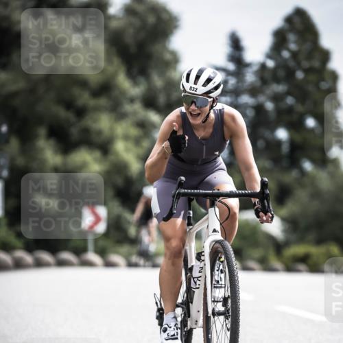 21.06.2026 - 29. Vierlanden-Triathlon H.Heesch http://msf.ph/oto/9904692 21.06.2026 11:36:55 Radfahren 832, 865 meine-sportfotos.de
