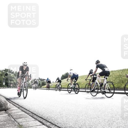 21.06.2026 - 29. Vierlanden-Triathlon H.Heesch http://msf.ph/oto/9904699 21.06.2026 10:57:06 Radfahren 145, 255, 514, 585 meine-sportfotos.de