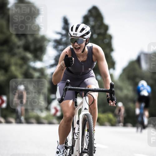 21.06.2026 - 29. Vierlanden-Triathlon H.Heesch http://msf.ph/oto/9904704 21.06.2026 11:36:55 Radfahren 832, 865 meine-sportfotos.de