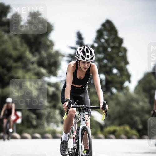 21.06.2026 - 29. Vierlanden-Triathlon H.Heesch http://msf.ph/oto/9904749 21.06.2026 11:36:59 Radfahren 832, 847, 865 meine-sportfotos.de