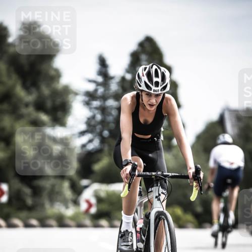 21.06.2026 - 29. Vierlanden-Triathlon H.Heesch http://msf.ph/oto/9904760 21.06.2026 11:36:59 Radfahren 832, 847, 865 meine-sportfotos.de