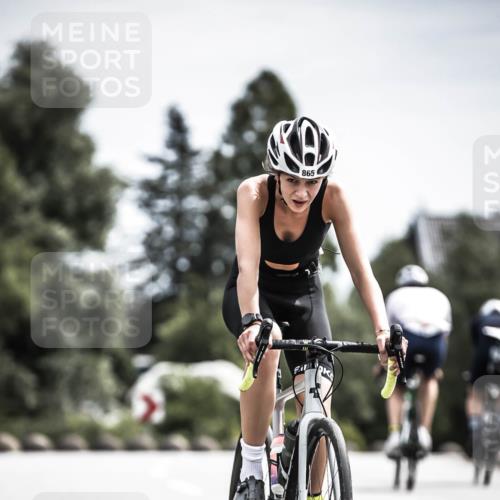 21.06.2026 - 29. Vierlanden-Triathlon H.Heesch http://msf.ph/oto/9904763 21.06.2026 11:36:59 Radfahren 832, 847, 865 meine-sportfotos.de