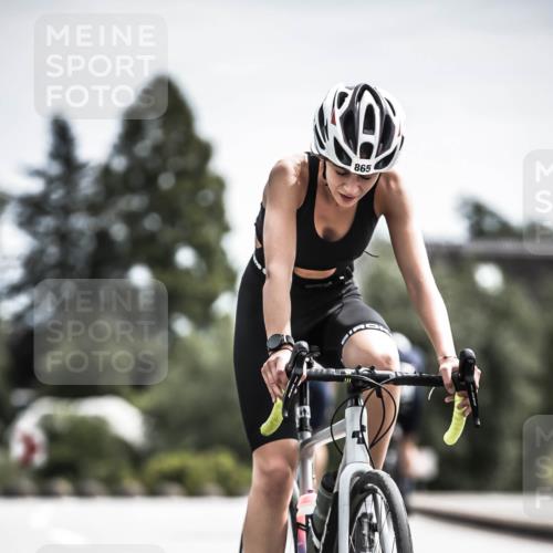 21.06.2026 - 29. Vierlanden-Triathlon H.Heesch http://msf.ph/oto/9904775 21.06.2026 11:37:00 Radfahren 100, 847, 865 meine-sportfotos.de