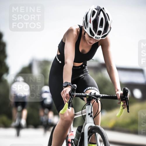 21.06.2026 - 29. Vierlanden-Triathlon H.Heesch http://msf.ph/oto/9904787 21.06.2026 11:37:00 Radfahren 100, 847, 865 meine-sportfotos.de
