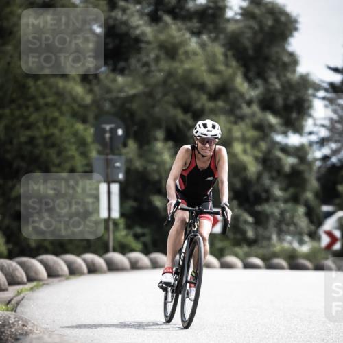 21.06.2026 - 29. Vierlanden-Triathlon H.Heesch http://msf.ph/oto/9904797 21.06.2026 11:37:02 Radfahren 100, 847, 865 meine-sportfotos.de