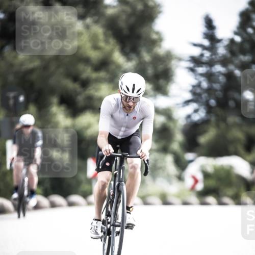 21.06.2026 - 29. Vierlanden-Triathlon H.Heesch http://msf.ph/oto/9904811 21.06.2026 11:38:13 Radfahren 230, 640, 666, 871 meine-sportfotos.de