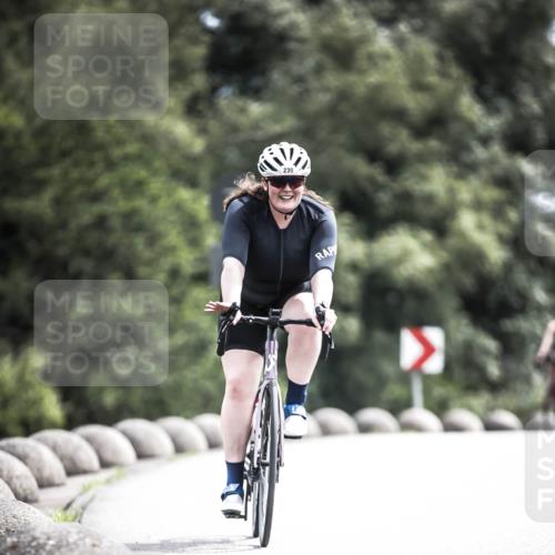 21.06.2026 - 29. Vierlanden-Triathlon H.Heesch http://msf.ph/oto/9904831 21.06.2026 11:38:15 Radfahren 230, 666, 871 meine-sportfotos.de