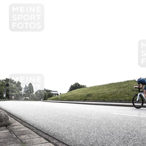 21.06.2026 - 29. Vierlanden-Triathlon H.Heesch http://msf.ph/oto/9904847 21.06.2026 10:59:58 Radfahren 12, 113, 192, 207, 518 meine-sportfotos.de