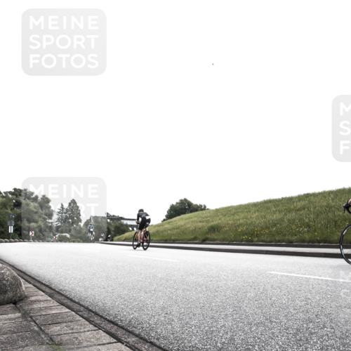 21.06.2026 - 29. Vierlanden-Triathlon H.Heesch http://msf.ph/oto/9904863 21.06.2026 11:00:06 Radfahren 304, 355, 492, 516, 522, 551, 568, 570, 572, 583 meine-sportfotos.de