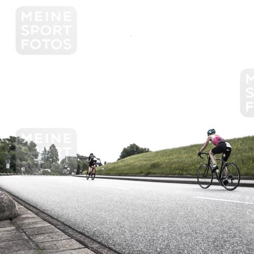 21.06.2026 - 29. Vierlanden-Triathlon H.Heesch http://msf.ph/oto/9904867 21.06.2026 11:00:06 Radfahren 304, 355, 492, 516, 522, 551, 568, 570, 572, 583 meine-sportfotos.de