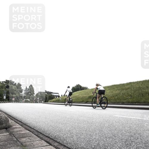 21.06.2026 - 29. Vierlanden-Triathlon H.Heesch http://msf.ph/oto/9904881 21.06.2026 11:00:12 Radfahren 296, 355, 516 meine-sportfotos.de