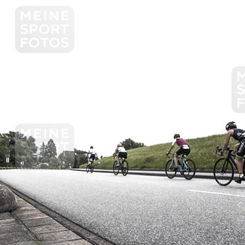 21.06.2026 - 29. Vierlanden-Triathlon H.Heesch http://msf.ph/oto/9904884 21.06.2026 11:00:12 Radfahren 296, 355, 516 meine-sportfotos.de
