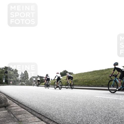 21.06.2026 - 29. Vierlanden-Triathlon H.Heesch http://msf.ph/oto/9904894 21.06.2026 11:00:13 Radfahren 296, 516 meine-sportfotos.de