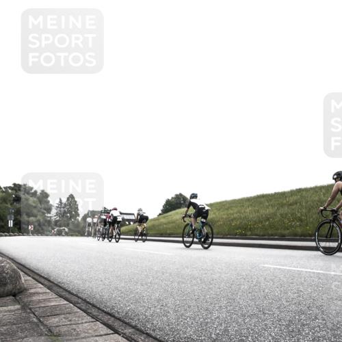 21.06.2026 - 29. Vierlanden-Triathlon H.Heesch http://msf.ph/oto/9904904 21.06.2026 11:00:14 Radfahren 296 meine-sportfotos.de