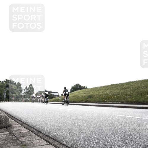 21.06.2026 - 29. Vierlanden-Triathlon H.Heesch http://msf.ph/oto/9904910 21.06.2026 11:00:15 Radfahren 296 meine-sportfotos.de