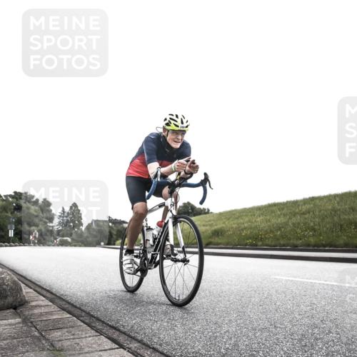 21.06.2026 - 29. Vierlanden-Triathlon H.Heesch http://msf.ph/oto/9904947 21.06.2026 11:00:33 Radfahren 70, 120, 288 meine-sportfotos.de