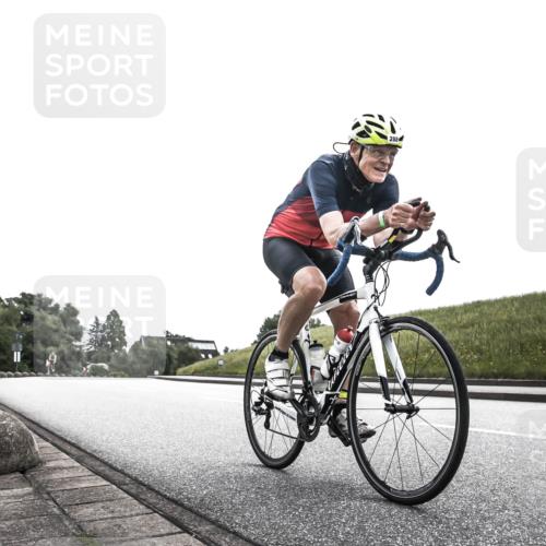 21.06.2026 - 29. Vierlanden-Triathlon H.Heesch http://msf.ph/oto/9904951 21.06.2026 11:00:34 Radfahren 70, 288 meine-sportfotos.de