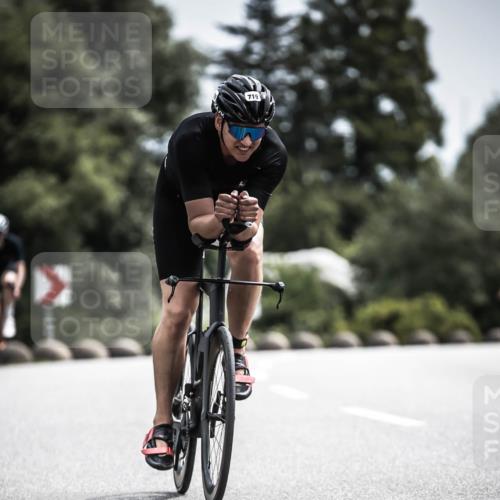 21.06.2026 - 29. Vierlanden-Triathlon H.Heesch http://msf.ph/oto/9904992 21.06.2026 11:37:40 Radfahren 105, 665, 719 meine-sportfotos.de
