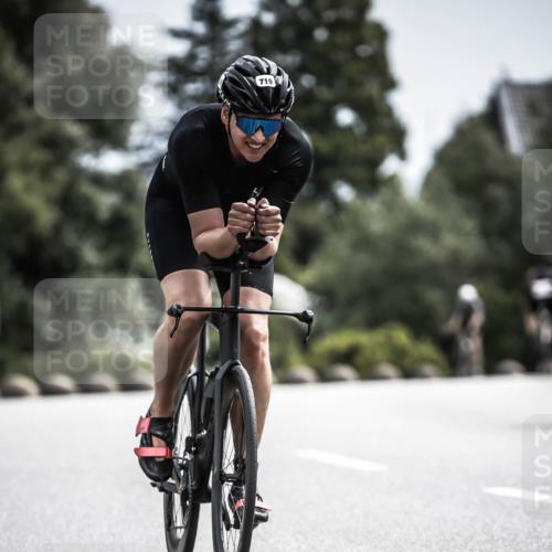21.06.2026 - 29. Vierlanden-Triathlon H.Heesch http://msf.ph/oto/9905001 21.06.2026 11:37:41 Radfahren 105, 279, 665, 719 meine-sportfotos.de