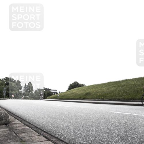 21.06.2026 - 29. Vierlanden-Triathlon H.Heesch http://msf.ph/oto/9905004 21.06.2026 11:01:21 Radfahren 415, 519, 667 meine-sportfotos.de