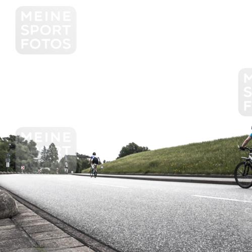 21.06.2026 - 29. Vierlanden-Triathlon H.Heesch http://msf.ph/oto/9905010 21.06.2026 11:01:22 Radfahren 415, 502, 519, 667 meine-sportfotos.de
