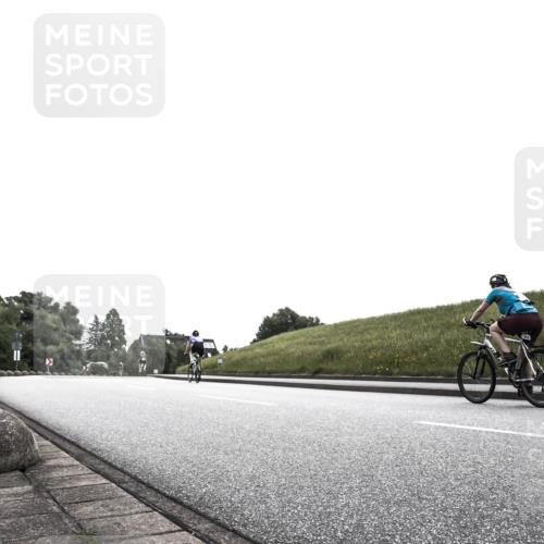 21.06.2026 - 29. Vierlanden-Triathlon H.Heesch http://msf.ph/oto/9905013 21.06.2026 11:01:22 Radfahren 415, 502, 519, 667 meine-sportfotos.de