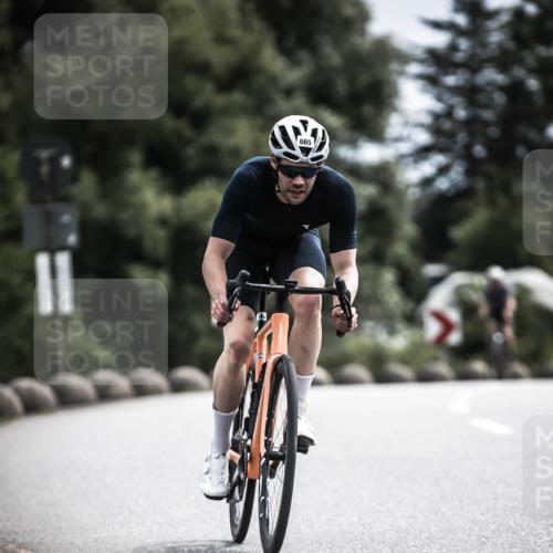 21.06.2026 - 29. Vierlanden-Triathlon H.Heesch http://msf.ph/oto/9905021 21.06.2026 11:37:43 Radfahren 105, 279, 665, 719, 895 meine-sportfotos.de