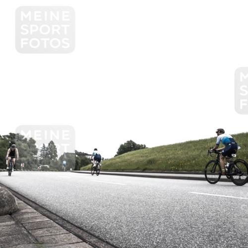 21.06.2026 - 29. Vierlanden-Triathlon H.Heesch http://msf.ph/oto/9905026 21.06.2026 11:01:32 Radfahren 704, 706 meine-sportfotos.de