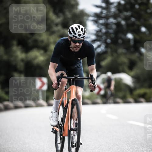 21.06.2026 - 29. Vierlanden-Triathlon H.Heesch http://msf.ph/oto/9905030 21.06.2026 11:37:43 Radfahren 105, 279, 665, 719, 895 meine-sportfotos.de
