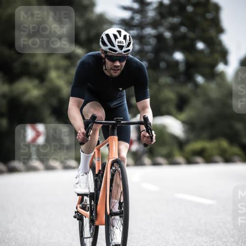 21.06.2026 - 29. Vierlanden-Triathlon H.Heesch http://msf.ph/oto/9905036 21.06.2026 11:37:43 Radfahren 105, 279, 665, 719, 895 meine-sportfotos.de