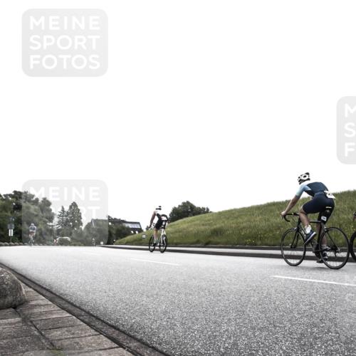 21.06.2026 - 29. Vierlanden-Triathlon H.Heesch http://msf.ph/oto/9905038 21.06.2026 11:01:58 Radfahren 18, 200, 253, 299, 566 meine-sportfotos.de