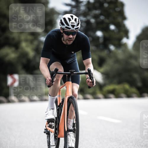 21.06.2026 - 29. Vierlanden-Triathlon H.Heesch http://msf.ph/oto/9905039 21.06.2026 11:37:43 Radfahren 105, 279, 665, 719, 895 meine-sportfotos.de