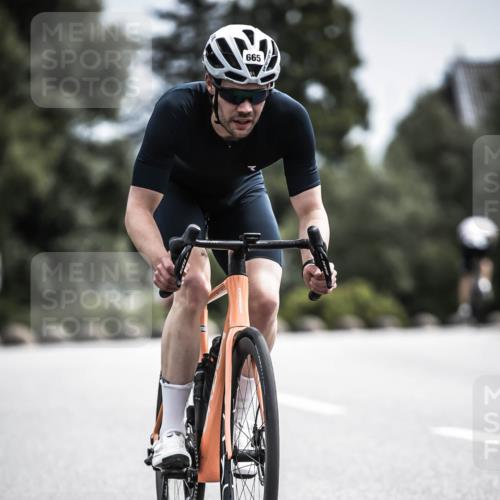 21.06.2026 - 29. Vierlanden-Triathlon H.Heesch http://msf.ph/oto/9905045 21.06.2026 11:37:43 Radfahren 105, 279, 665, 719, 895 meine-sportfotos.de