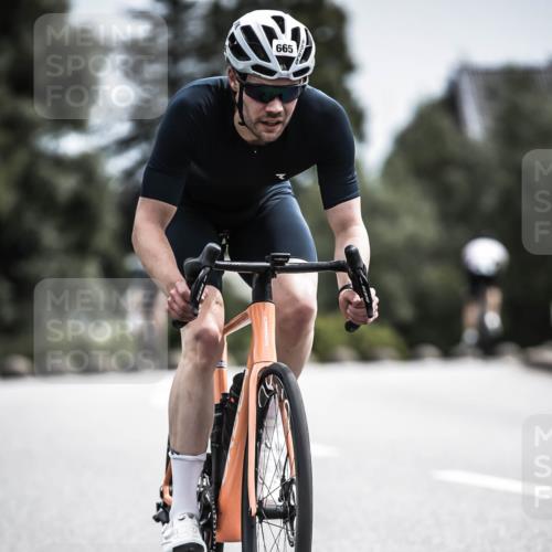 21.06.2026 - 29. Vierlanden-Triathlon H.Heesch http://msf.ph/oto/9905048 21.06.2026 11:37:43 Radfahren 105, 279, 665, 719, 895 meine-sportfotos.de