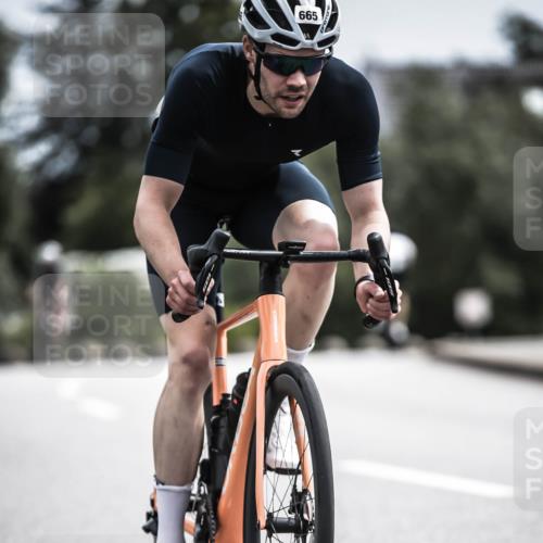 21.06.2026 - 29. Vierlanden-Triathlon H.Heesch http://msf.ph/oto/9905054 21.06.2026 11:37:43 Radfahren 105, 279, 665, 719, 895 meine-sportfotos.de