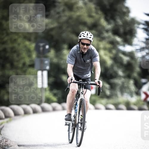 21.06.2026 - 29. Vierlanden-Triathlon H.Heesch http://msf.ph/oto/9905057 21.06.2026 11:37:48 Radfahren 105, 279, 706, 787, 895 meine-sportfotos.de