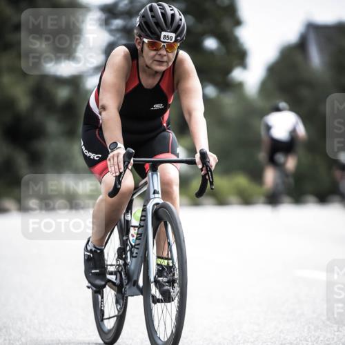 21.06.2026 - 29. Vierlanden-Triathlon H.Heesch http://msf.ph/oto/9905059 21.06.2026 11:40:08 Radfahren 87, 688, 850 meine-sportfotos.de