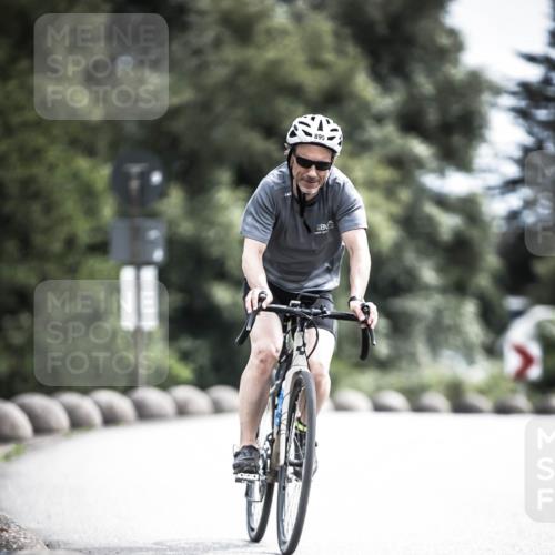 21.06.2026 - 29. Vierlanden-Triathlon H.Heesch http://msf.ph/oto/9905060 21.06.2026 11:37:49 Radfahren 279, 706, 787, 895 meine-sportfotos.de