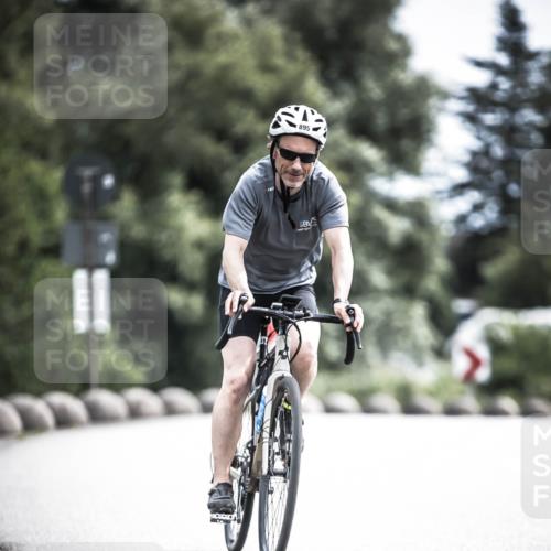 21.06.2026 - 29. Vierlanden-Triathlon H.Heesch http://msf.ph/oto/9905065 21.06.2026 11:37:49 Radfahren 279, 706, 787, 895 meine-sportfotos.de