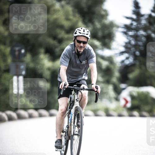 21.06.2026 - 29. Vierlanden-Triathlon H.Heesch http://msf.ph/oto/9905069 21.06.2026 11:37:49 Radfahren 279, 706, 787, 895 meine-sportfotos.de