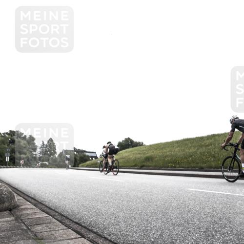 21.06.2026 - 29. Vierlanden-Triathlon H.Heesch http://msf.ph/oto/9905088 21.06.2026 11:02:10 Radfahren 190 meine-sportfotos.de