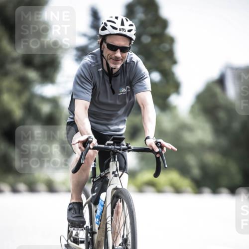 21.06.2026 - 29. Vierlanden-Triathlon H.Heesch http://msf.ph/oto/9905092 21.06.2026 11:37:49 Radfahren 279, 706, 787, 895 meine-sportfotos.de