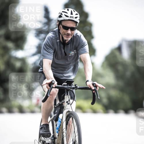 21.06.2026 - 29. Vierlanden-Triathlon H.Heesch http://msf.ph/oto/9905095 21.06.2026 11:37:49 Radfahren 279, 706, 787, 895 meine-sportfotos.de