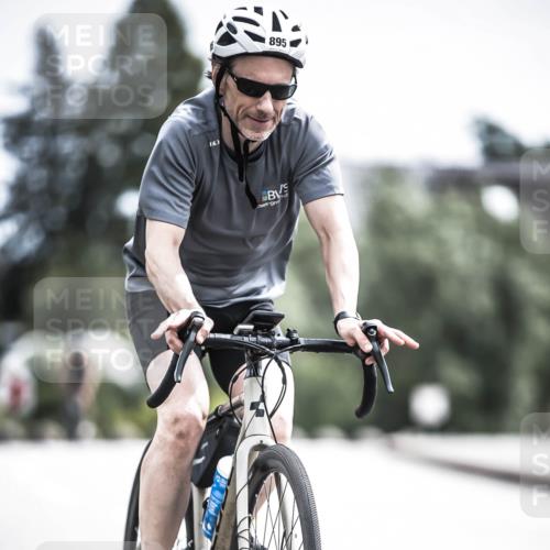 21.06.2026 - 29. Vierlanden-Triathlon H.Heesch http://msf.ph/oto/9905104 21.06.2026 11:37:49 Radfahren 279, 706, 787, 895 meine-sportfotos.de