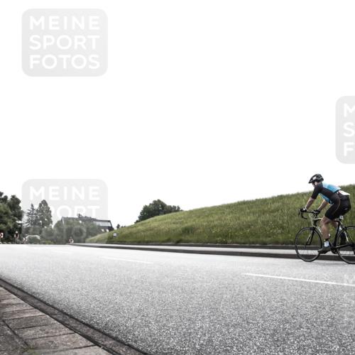 21.06.2026 - 29. Vierlanden-Triathlon H.Heesch http://msf.ph/oto/9905117 21.06.2026 11:03:19 Radfahren 35, 366, 497, 637, 657 meine-sportfotos.de