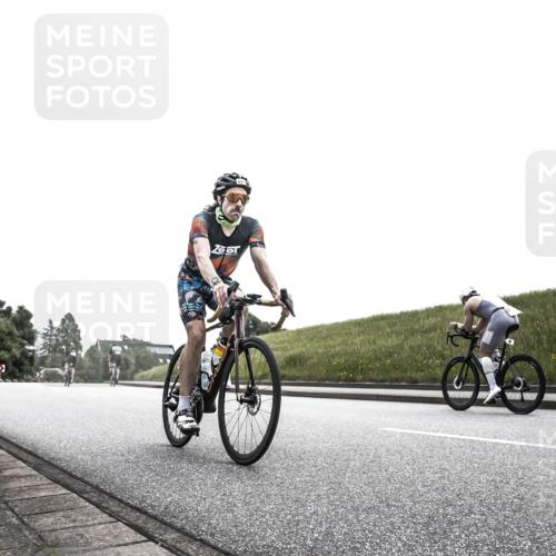 21.06.2026 - 29. Vierlanden-Triathlon H.Heesch http://msf.ph/oto/9905124 21.06.2026 11:03:21 Radfahren 366, 657 meine-sportfotos.de