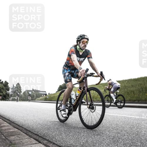 21.06.2026 - 29. Vierlanden-Triathlon H.Heesch http://msf.ph/oto/9905127 21.06.2026 11:03:21 Radfahren 366, 657 meine-sportfotos.de