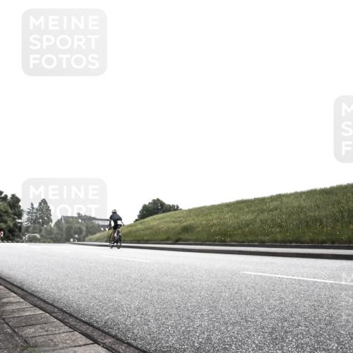 21.06.2026 - 29. Vierlanden-Triathlon H.Heesch http://msf.ph/oto/9905139 21.06.2026 11:03:31 Radfahren 48, 484 meine-sportfotos.de